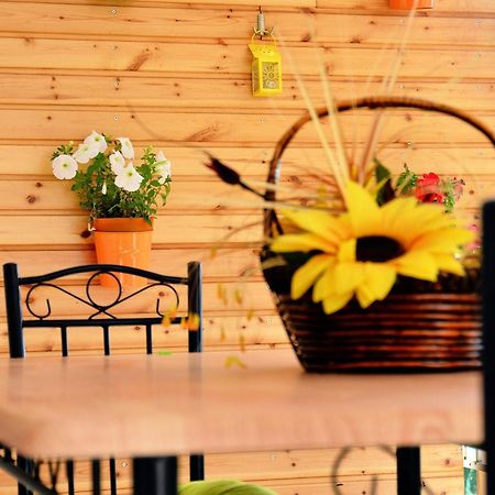 Noble Inn Loutraki  Bagian luar foto