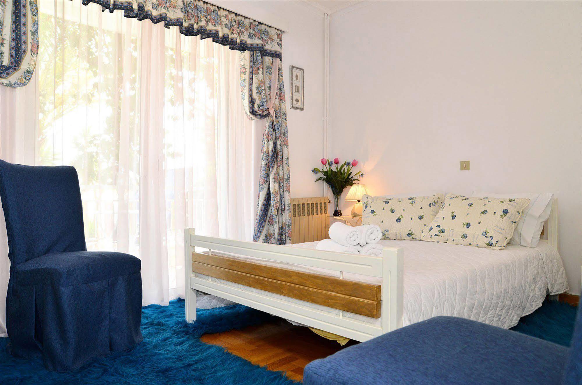 Noble Inn Loutraki  Bagian luar foto
