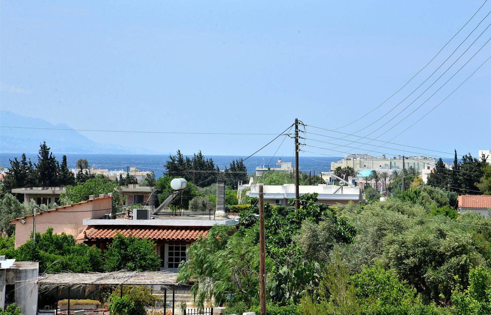 Noble Inn Loutraki  Bagian luar foto